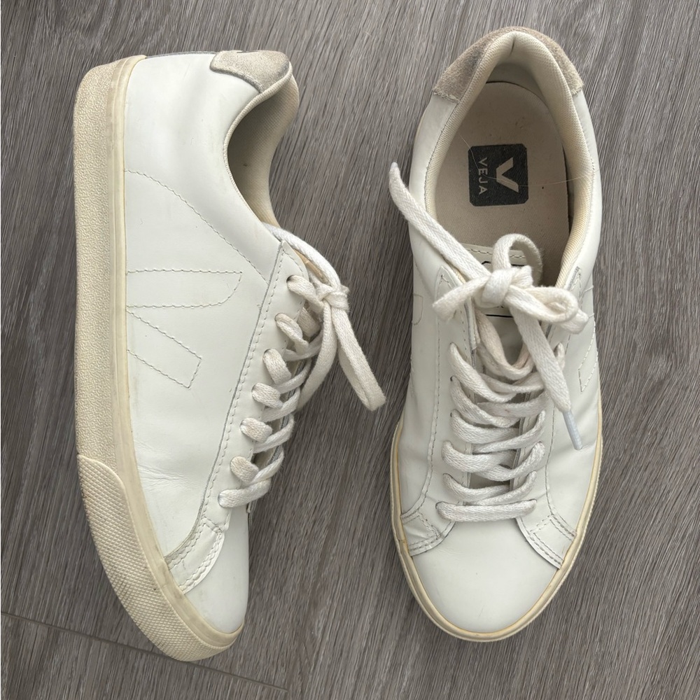Vejas white sneakers in good condition